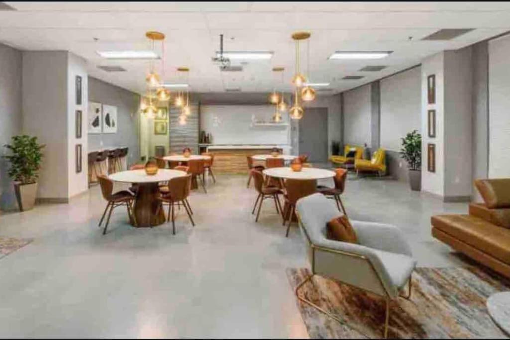 Lux 1 Bdr 1 Bth • Brickell • Pool & Ocean Views Apartamento